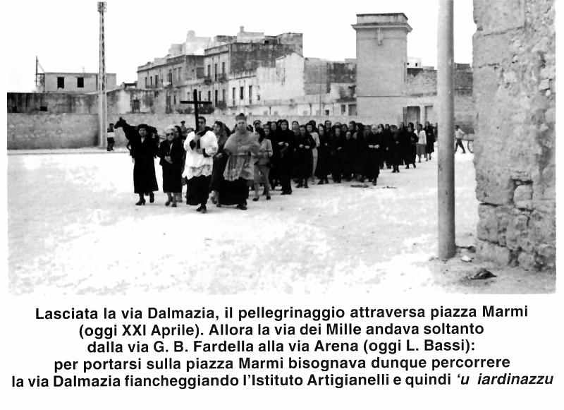 Vecchia Trapani 027 - Pellegrinaggio in piazza Marmi.jpg